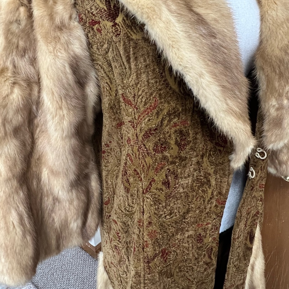 Vintage Tapestry Coat With Fur Trim - Picture 7 of 10